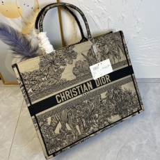 Christian Dior Shopping Bags